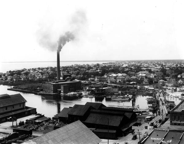 Bird's eye view of Hyde Park from the old Mugge building - Tampa, Florida.