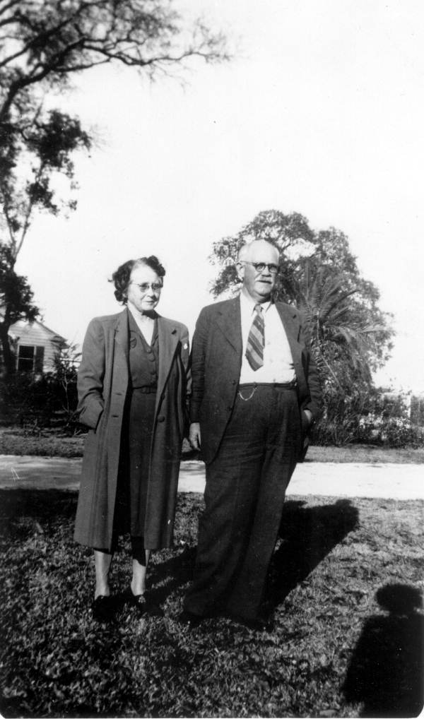 Dr. and Mrs. C.C. Pearch - Mulberry, Florida