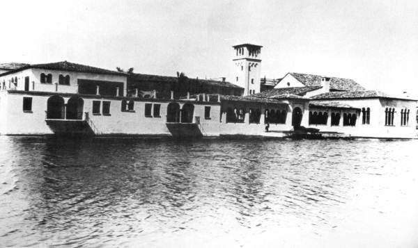 Cloister Inn as seen from the Intracoastal Waterway.