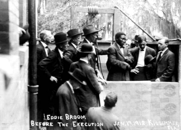 Execution of Eddie Broom outside Osceola County courthouse - Kissimmee, Florida