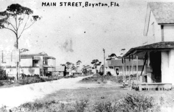 Main Street - Boynton Beach, Florida.