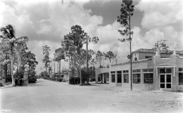 Le Jeune Plaza - Coral Gables, Florida