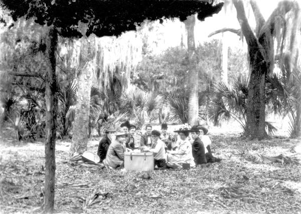 Group having a picnic - Jacksonville, Florida