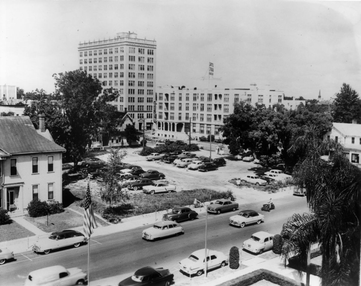 Marble Arcade and Hotel Thelma in Lakeland.