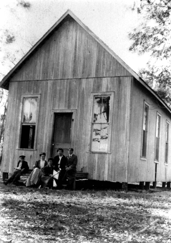 Pupils outside schoolhouse - Lantana, Florida.