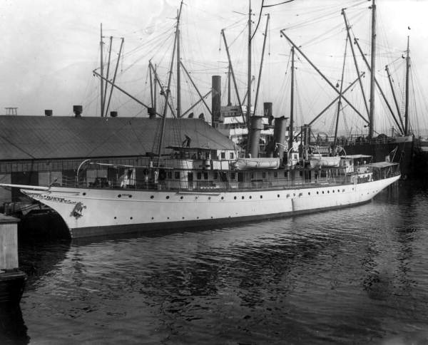 Yacht "Nohab".