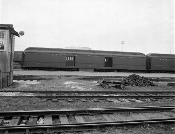 FEC baggage car #437..