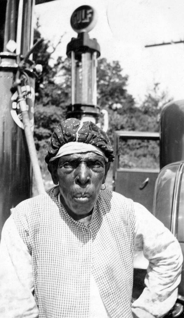 Portrait of midwife Aunt Rachel Washington in Cypress, Florida.