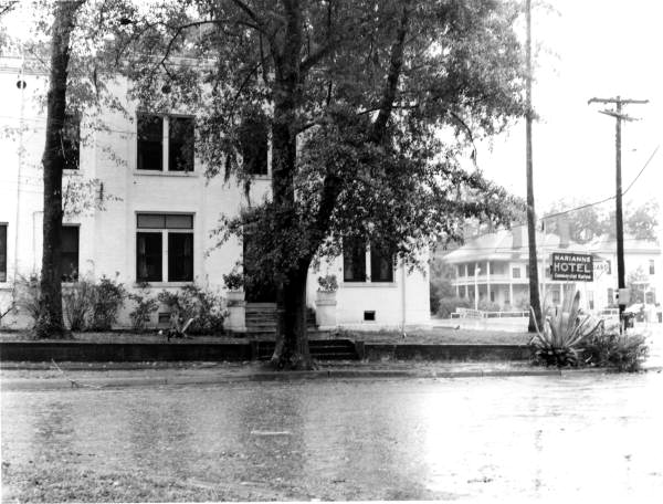 Marianne Hotel - Marianna, Florida
