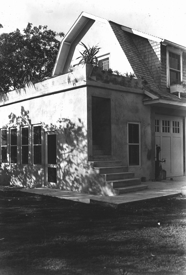 Garage and laundry of Charles Deering