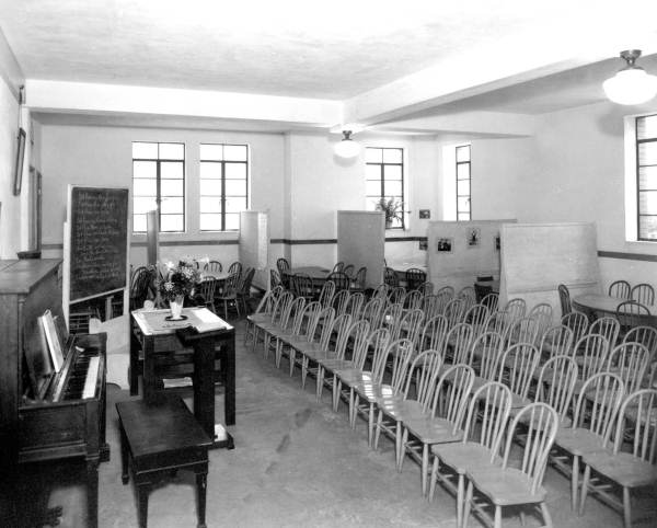 Interior of Baptist sunday school room.