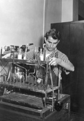 Student working in chemical laboratory, Florida State University - Tallahassee, Florida