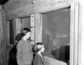 Wain L. Parsons children at the Key West Aquarium.