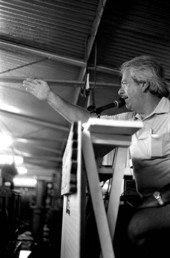 Auctioneer "Colonel" Bill Myers at work at Pioneer Auction Gallery - Jacksonville, Florida.