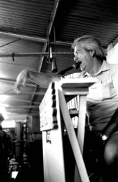 Auctioneer "Colonel" Bill Myers at work at Pioneer Auction Gallery - Jacksonville, Florida