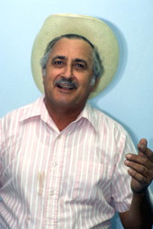 Cuban guajiro singer Meliton Perdomo singing a decima - Medley, Florida.