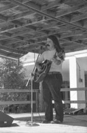 Del Suggs plays at FSU's student union - Tallahassee, Florida.