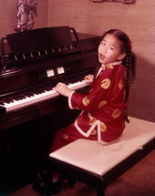 7 year old Chinese piano prodigy Virginia "Ginny" Tiu.