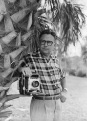 Outdoor portrait of Sarasota photographer Joe Steinmetz.