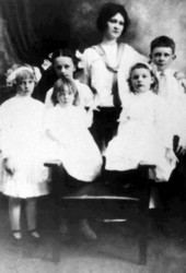 Children of Dr. Chandler Holmes Smith II and Marie Vann Dial Smith.