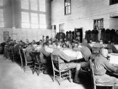 Florida National Guardsmen training for Signal Corps duty
