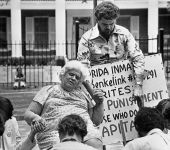 People Against Execution demonstrating in front of Governor's Mansion