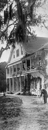 Fleming House Hotel guest.