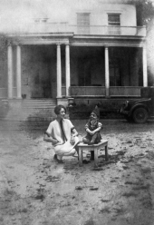 Ivie Turnbull and the lawn gnome at Goodwood - Tallahassee, Florida