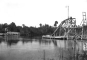 Weeki Wachee Spring's glassbottomed boat and dock
