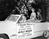 Actors and actresses seated in car