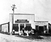 Street scene : Mulberry, Florida.