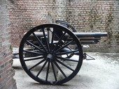Artillery piece (manufactured Springfield 1905), inside the fort - Key West, Florida .