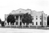 Front view of the Dixie County Courthouse - Cross City, Florida