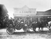 Circus wagon on Bay Street in front of grocery store - Eustis, Florida