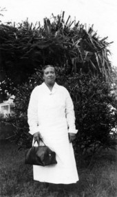 Portrait of an unidentified African American midwife.