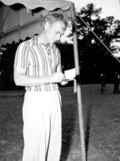 Jimmy Lee Jr. adds his score after the qualifying round - Tallahassee, Florida