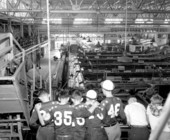Roanoke team tours a citrus packing plant - Waverly, Florida